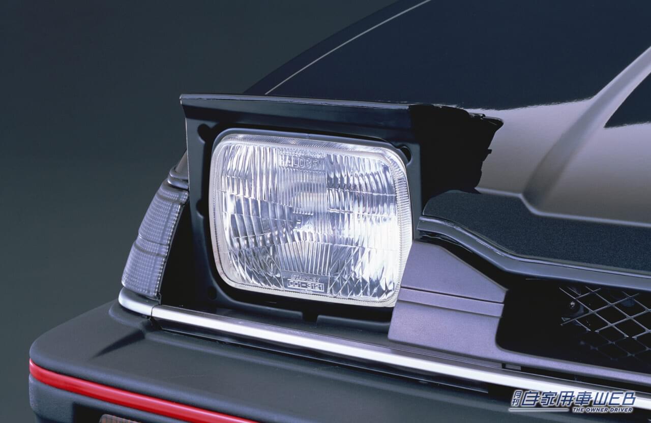 |「オヤジ車って呼ばないで…」衝撃的なルックスだけどセリカやスカイライン、サバンナRX-7と比べると大人っぽい。デートカーとして名を馳せたホンダ・プレリュード(2代目)。