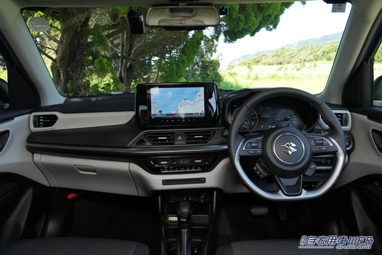 スズキ・スイフト|インパネ|「走りだけじゃない、実用車としてもイケる!」人気車“スズキ・スイフト”の使いやすさを再検証