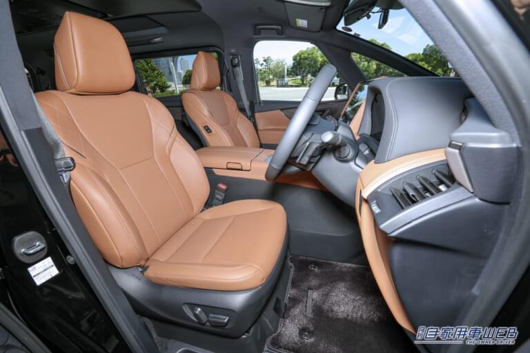 トヨタ ヴェルファイアのフロントシート|走りのミニバンならヴェルファイア! こだわるユーザーから高性能ターボ車が熱視線を集める理由と、最新購入情報を解説!