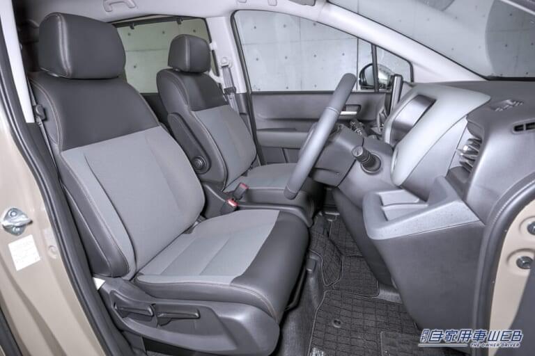 まっさらな新車の内装イメージ|「どうしよう…」”迷ったら新車を選ぶべき人”の背中を、そっと押す5つの理由【新車? 中古? シェア?!】