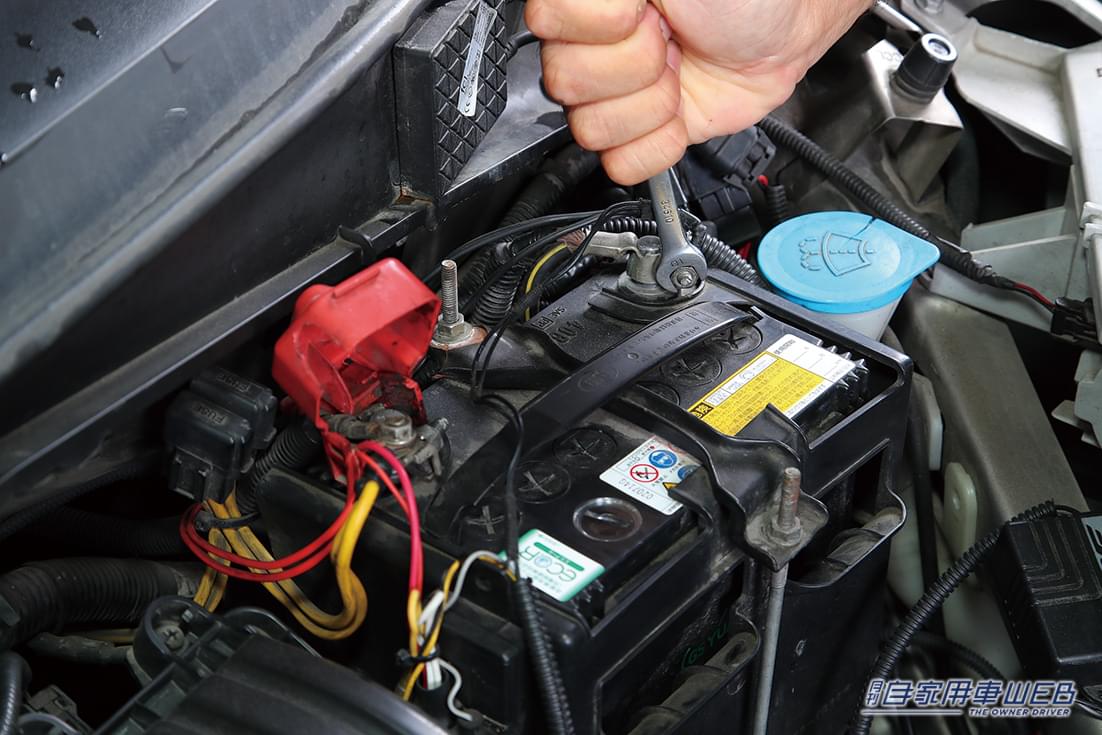 |【メンテの秋、到来】バッテリー上がりのリスクを下げる、簡単チェック項目&診断方法とは?