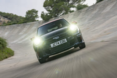 新世代ミニに、マニア待望のジョン・クーパー・ワークスが追加 価格は536万円から