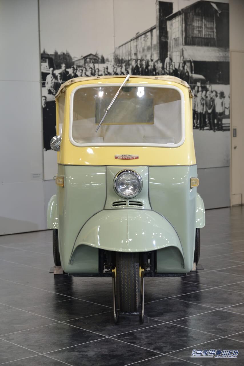 |「一番安いクルマ~」「知ってたらスゴイかも」話題を呼んだCMで大ヒット、キュートなスタイルも人気に拍車。