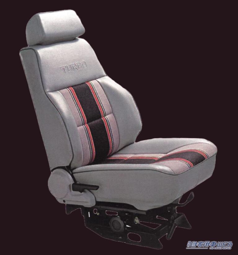 三菱パジェロ シート|「地球を遊ぼう。」遊びの天才は、乗用車感覚で操るクロスカントリー=オフロードを日常に持ち込んだ”RVの先駆者”だった