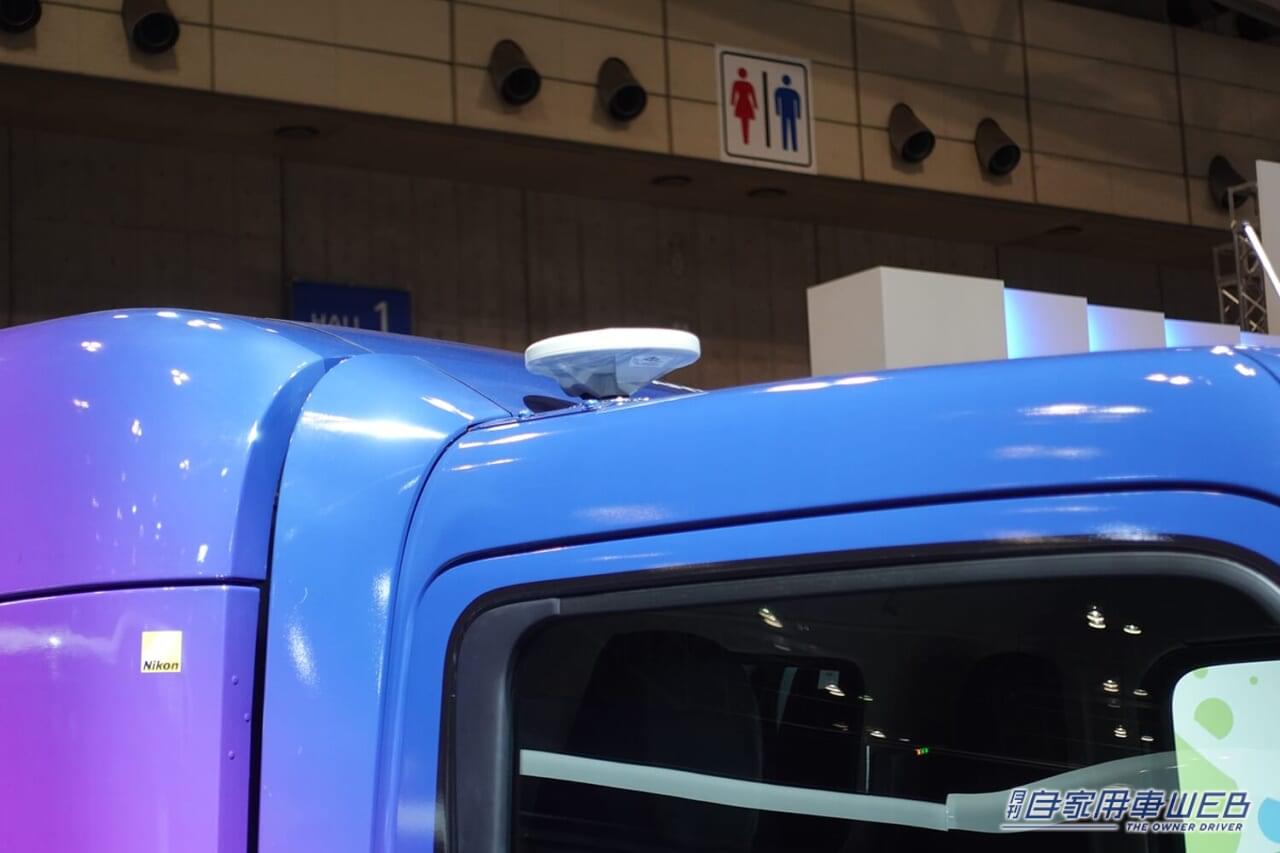 MITSUBISHI FUSO eCanter SensorCollect|「胸キュン…」作業員を自動で追っかける”いじらしい”清掃車:ミツビシふそうeキャンター センサーコレクト【JMSB2024】