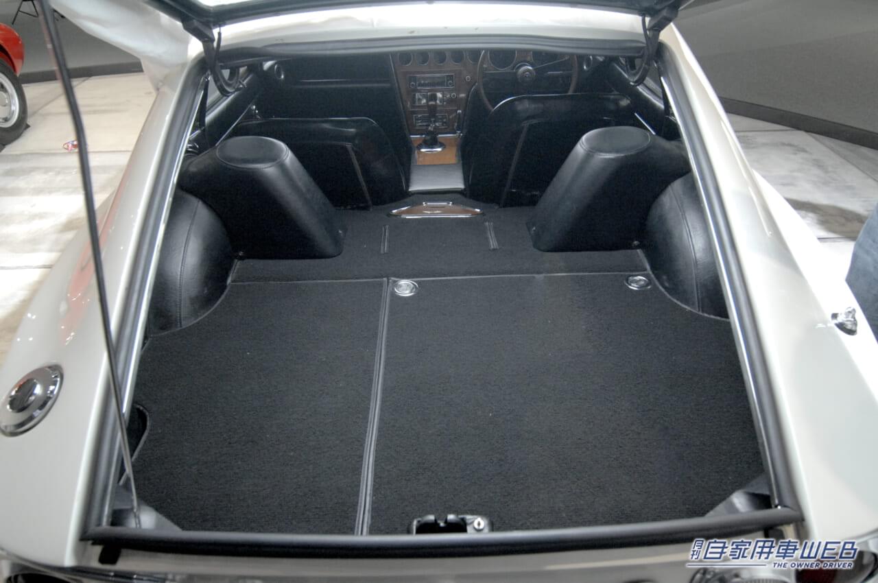 トヨタ2000GT荷室|「トヨタが目指した高級本格スポーツカー」「007ボンドカーになった唯一無二の国産GTカー」前期型と後期型の違いにも着目