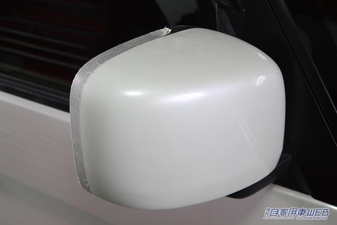 |意外と気になるドアミラーのこすりキズ、エアブラシならどのレベルまで直せる?