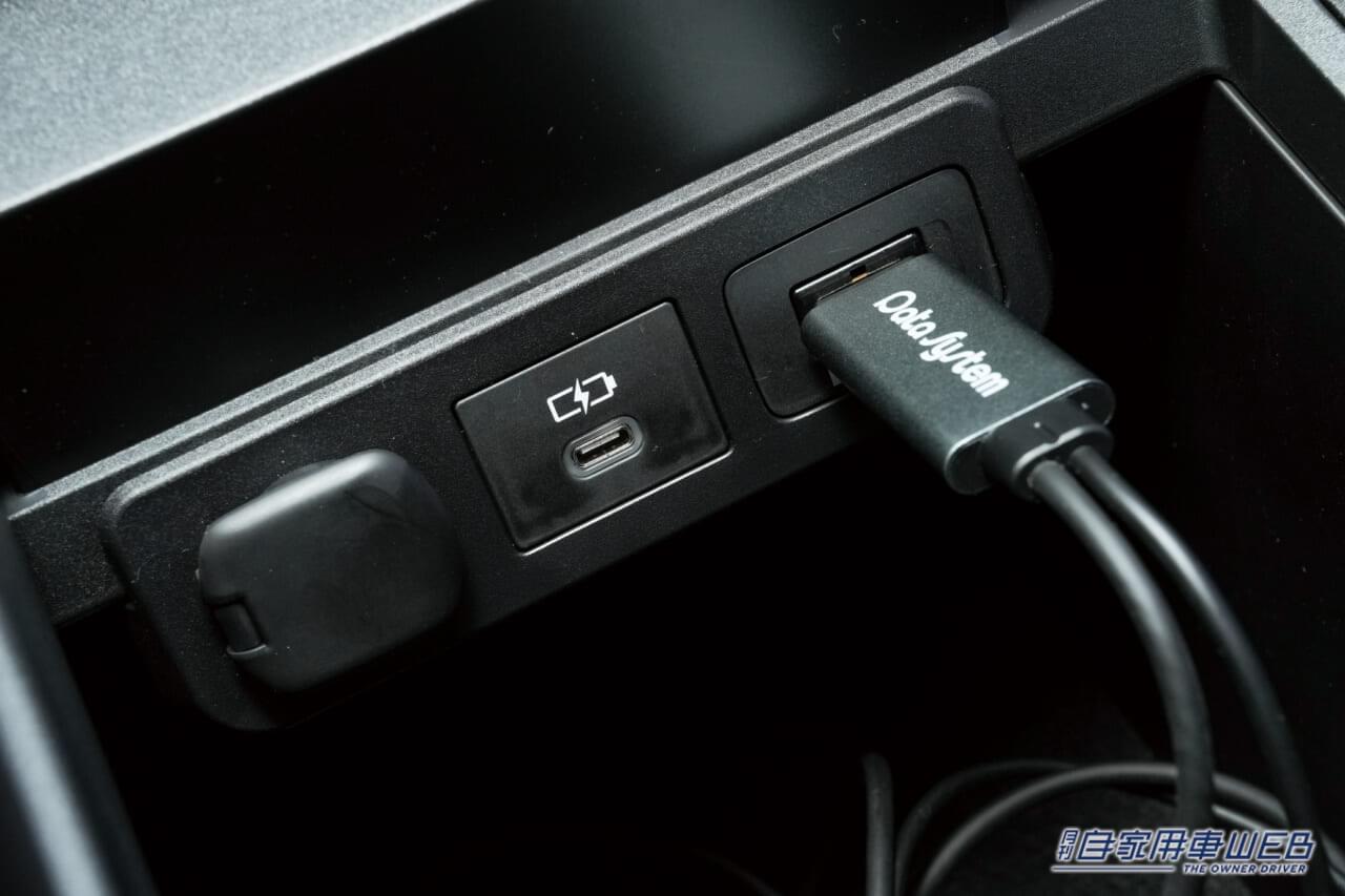 |「iPhoneの画面が、そのまま純正ディスプレイに表示できた」「簡単接続が嬉しい」車内エンタメ環境を劇的に高めてくれる激アツアイテム