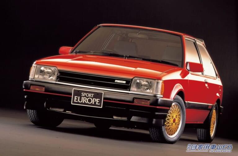 マツダ 5代目ファミリア|「オジサン臭ゼロ」「セダンもかっこいいやろ!」当時よく見かけた国産車。マークII・ シーマ・プレリュード・ファミリアetc…