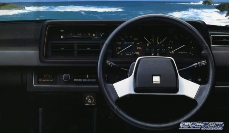 マツダ 5代目ファミリア|「オジサン臭ゼロ」「セダンもかっこいいやろ!」当時よく見かけた国産車。マークII・ シーマ・プレリュード・ファミリアetc…