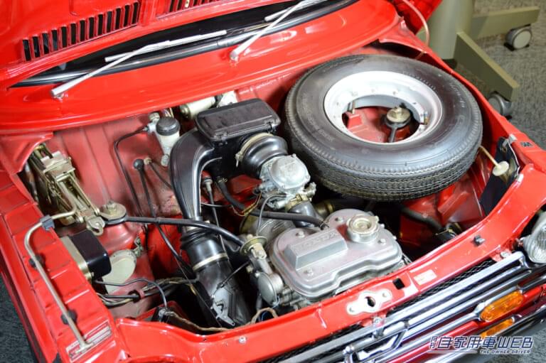 354ccの空冷4ストロークの2気筒エンジン|革新的な挑戦だったが散々な結果に…。若者中心にバズったが…翌年も派手にやらかした。そんなホンダに救世主。