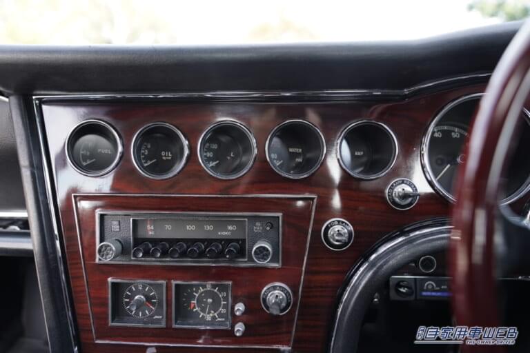 トヨタ2000GT メーター周り|「トヨタが目指した高級本格スポーツカー」「007ボンドカーになった唯一無二の国産GTカー」前期型と後期型の違いにも着目
