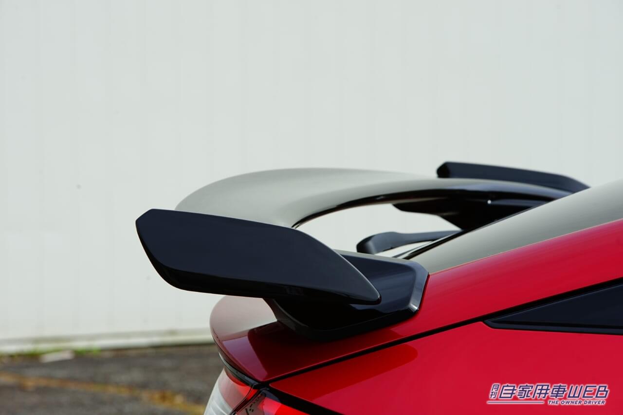 |空力向上を貪欲に追求、リーズナブルな価格にも注目すべし! ホンダ・シビック用「テールゲートスポイラー(ウイングタイプ)」発売