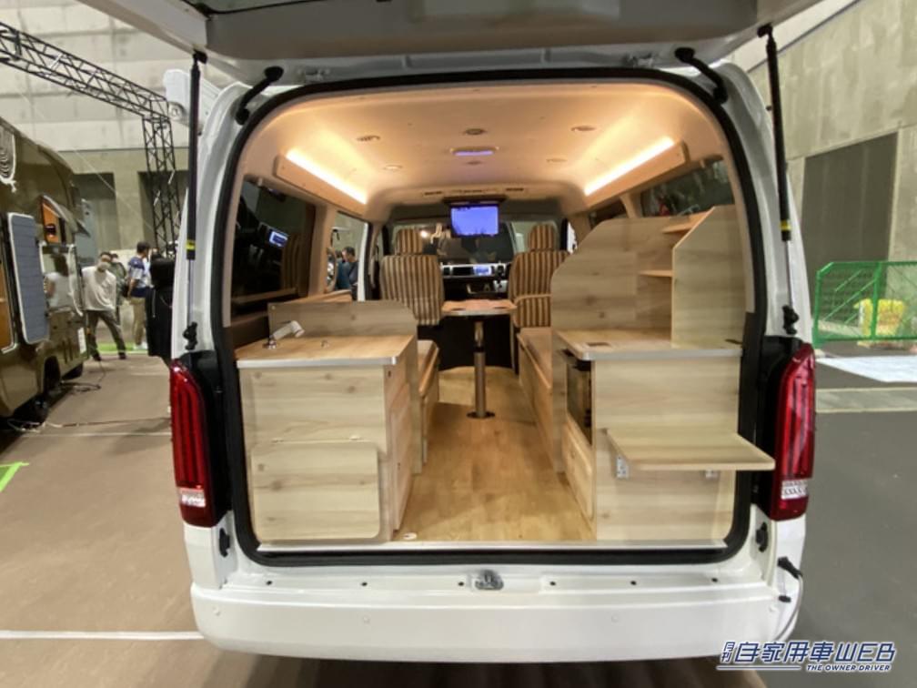 |「暮らせるね」「それも家族で」トヨタ・ハイエースってスゴイ…みんなで乗りたいと思えるキャンパー