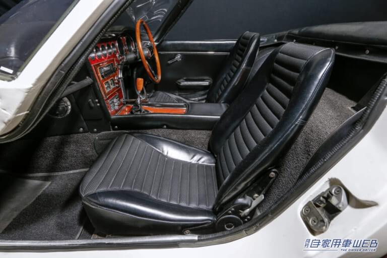 トヨタ2000GT ボンドカー(1966年)の車内|「トヨタが目指した高級本格スポーツカー」「007ボンドカーになった唯一無二の国産GTカー」前期型と後期型の違いにも着目