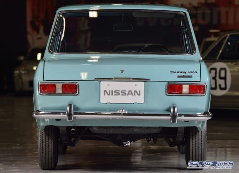 初代日産サニー2ドアセダンデラックス(1966年)|「サラリーマンでも買えるクルマ」が開発コンセプト⁉︎ マイカー時代の幕あけを飾った国民車=コードネームA260X