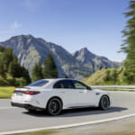 メルセデス AMG E 53 ハイブリッド 4マチック+ (PHEV)の走行シーン