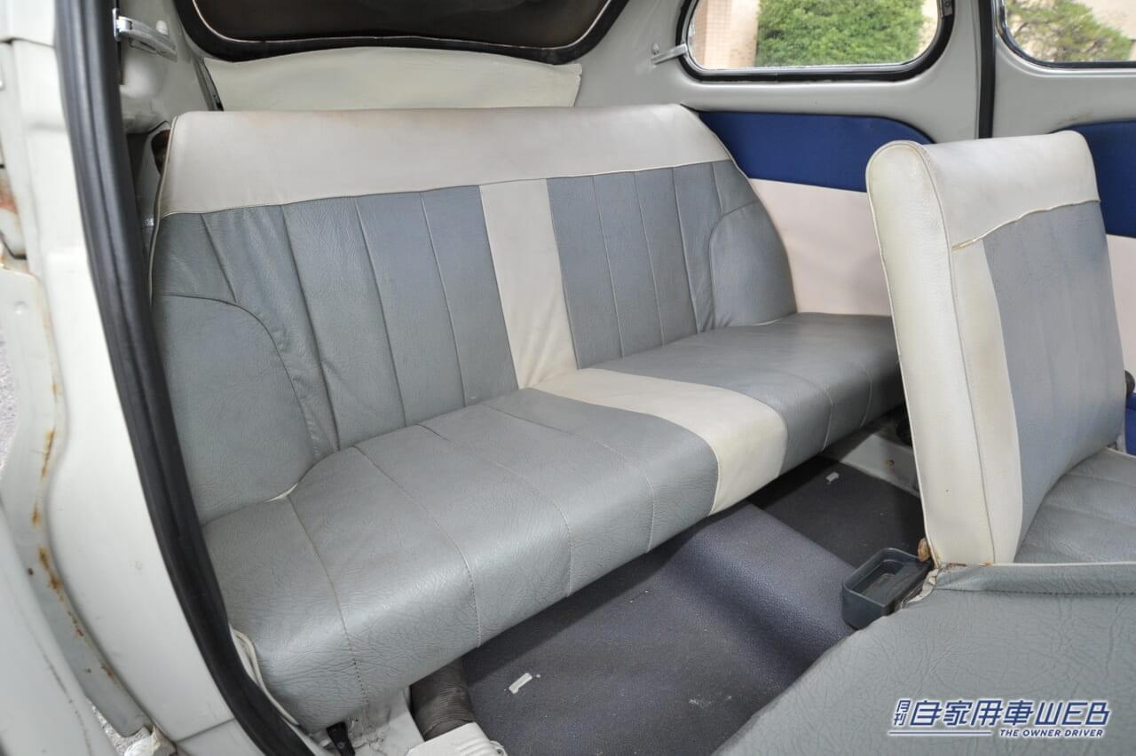 スバル360(中期型)|リヤシート|「他と同じクルマなんて作らない」スバル開発陣が見せた意地が名車誕生のきっかけに。松下幸之助も購入したスバル360ストーリー