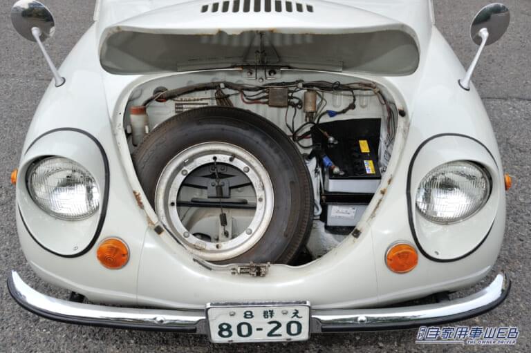 スバル360(中期型)|フロントボンネット|「他と同じクルマなんて作らない」スバル開発陣が見せた意地が名車誕生のきっかけに。松下幸之助も購入したスバル360ストーリー