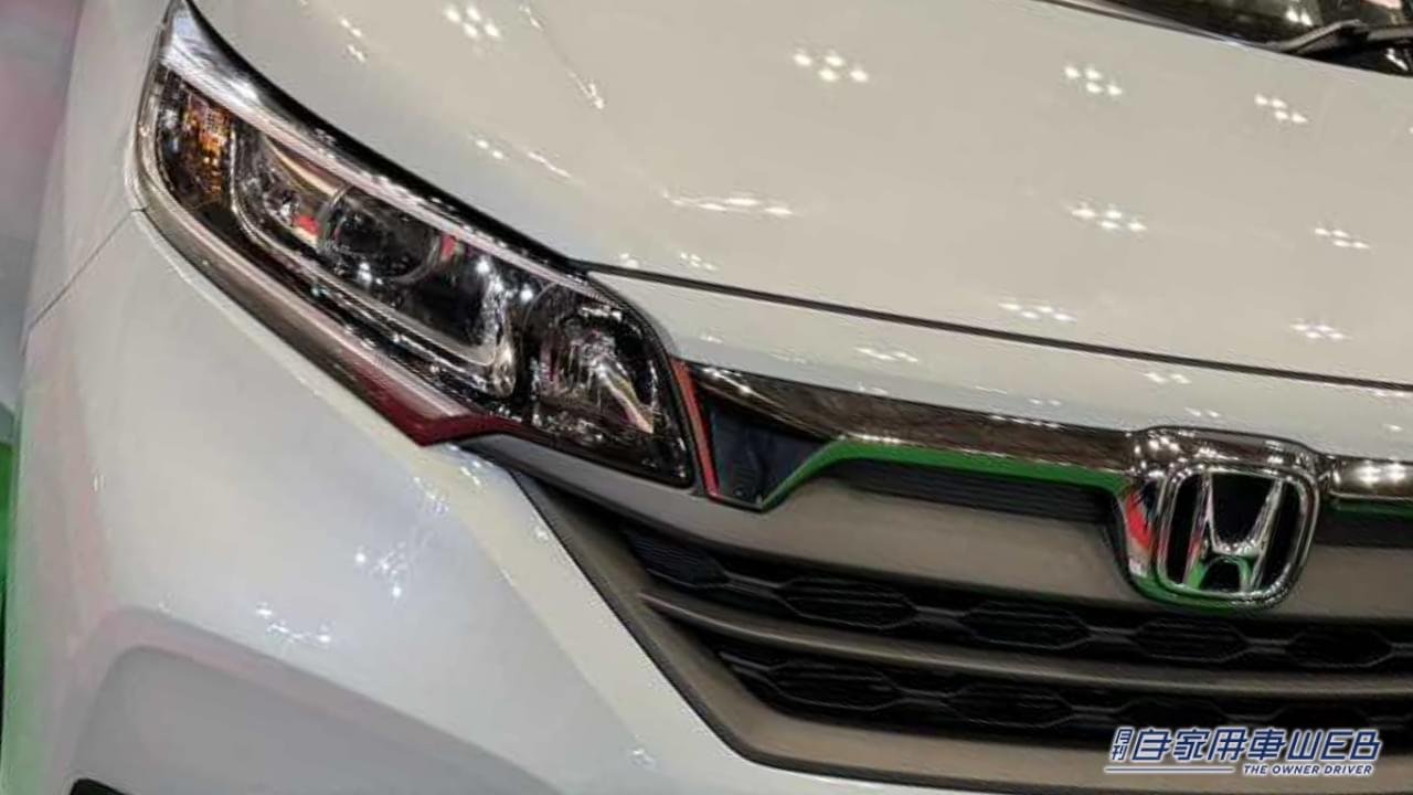 すげぇ、本当にホンダ「フリード」か? フルフラットゆったりベッド → オシャレ部屋のダイネットモードに変身するキャンパー。