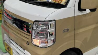「いやいや、そんなまさか」「マジか嘘だろ…」軽自動車なのに4人寝られる広さが自慢。スズキ エブリイがベースの軽キャンパー
