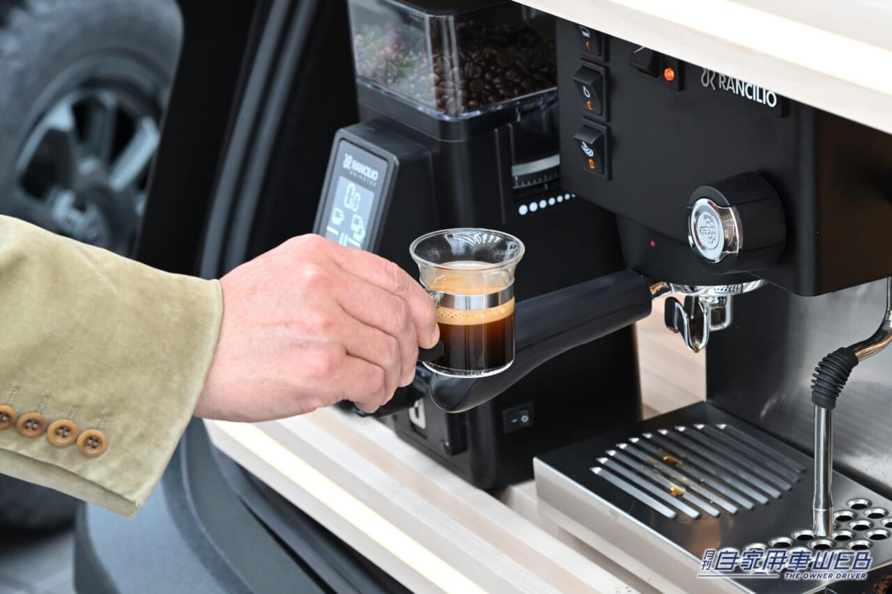 |「マットブラック、じつに似合うな……」オートサロンで新旧エクストレイルの共演が決定! 「2」と「5」が際立つ、ラゲッジラックも見ること推奨【日産・東京オートサロン2025出展モデルを先行公開】