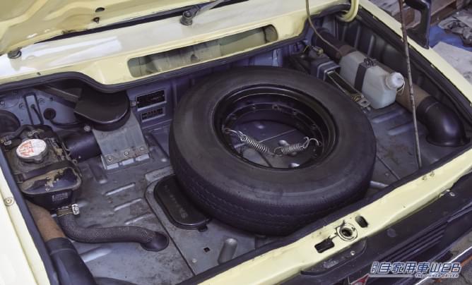 SUZUKI FRONTE|あまりにも「凶暴」な軽自動車。3千回転以下は「使い物にならない」ピーキーエンジン。「乗りこなせばホンモノ」スズキ・フロンテクーペの衝撃。