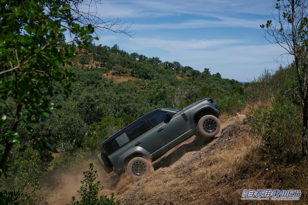 |「本格オフローダーでも抜群の速さ」ランドローバーの最新クロスオーバーSUV「ディフェンダー OCTA(オクタ)」大台超えの価格でも争奪戦がうなずけてしまう納得の理由