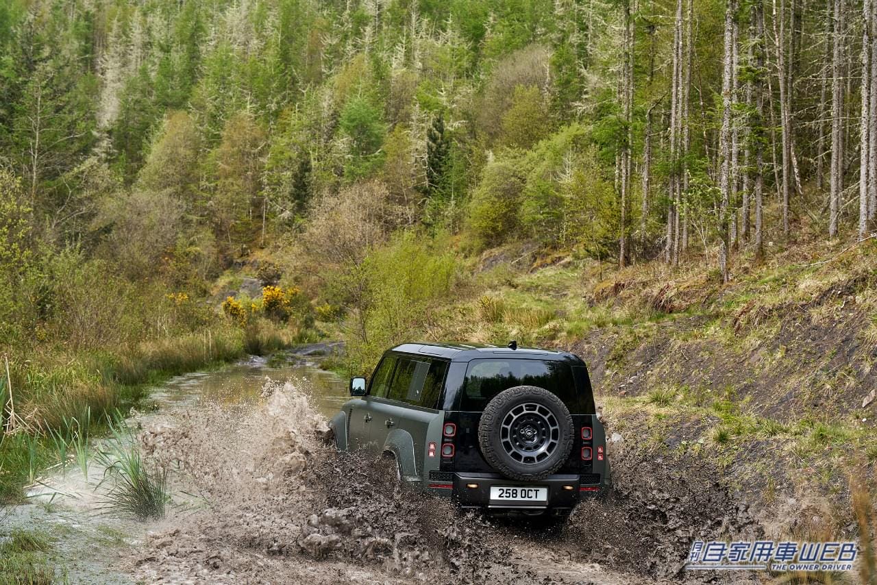 |「本格オフローダーでも抜群の速さ」ランドローバーの最新クロスオーバーSUV「ディフェンダー OCTA(オクタ)」大台超えの価格でも争奪戦がうなずけてしまう納得の理由