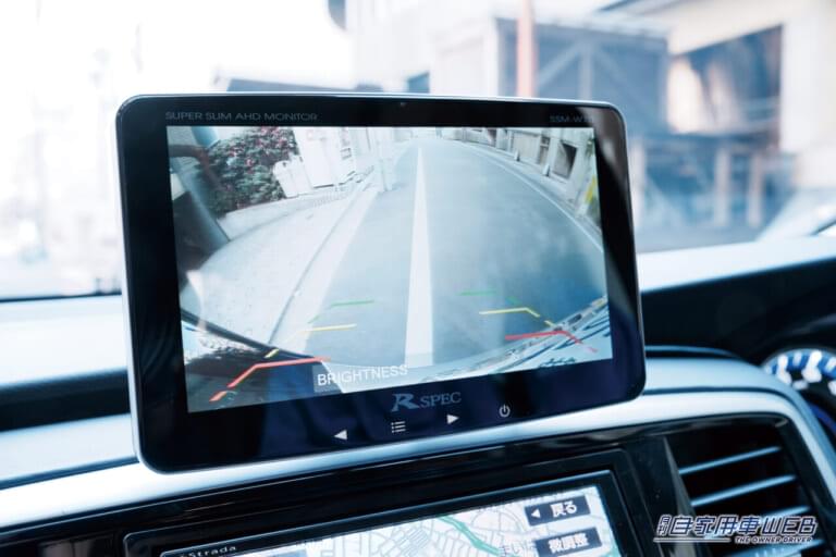 データシステムSSM-W7.0スーパースリムAHDモニター+AHDカメラセットパッケージ|画面の隅々まで“くっきり映像”の外付けリヤカメラが新発売〈データシステム〉