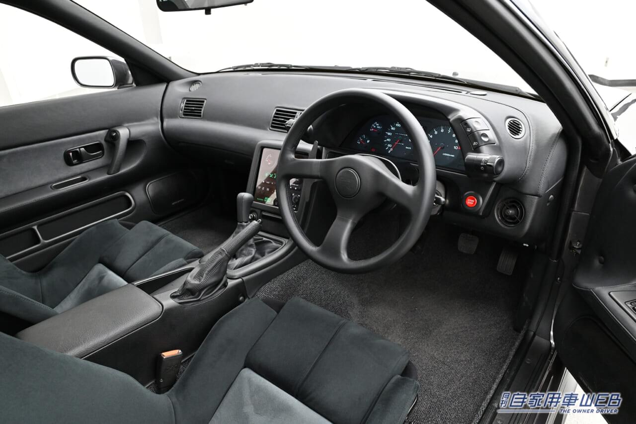 日産スカイラインGT-R(R32)EVコンバージョン|GT-RのEVコンバージョンモデル、鮮烈デビュー「伝説のクルマが電気自動車として復活!?」【オートサロン2025】