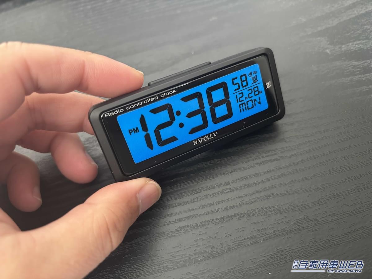 |「あっコレいいじゃん」「しかも便利な機能が…」配線不要の車載デジタルギアを実際に購入!マイカーに設置してわかったことをレポート