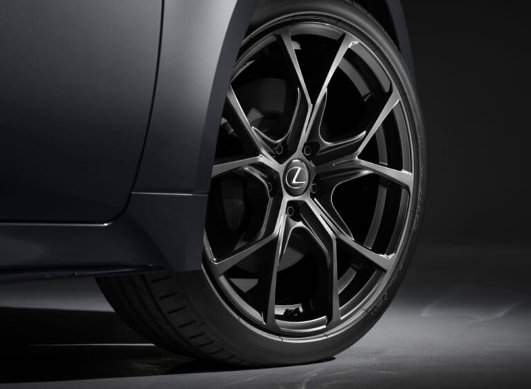 レクサスIS300 F SPORT Mode Black Ⅳ｜「人気グレード再び!」レクサスISを漆黒に染め上げた特別仕様車「ModeBlack Ⅳ」発売