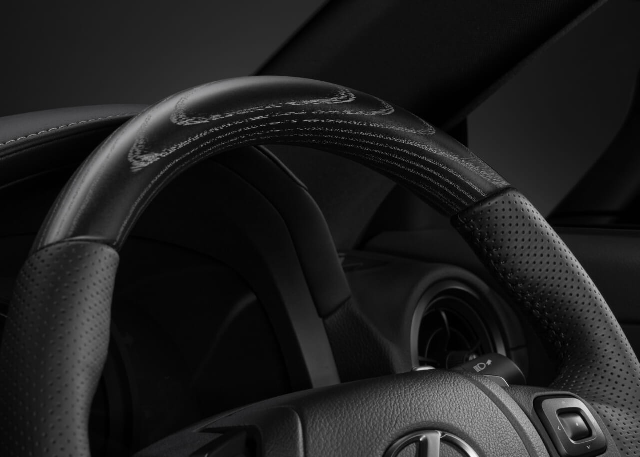 レクサスIS300 F SPORT Mode Black Ⅳ｜「人気グレード再び!」レクサスISを漆黒に染め上げた特別仕様車「ModeBlack Ⅳ」発売