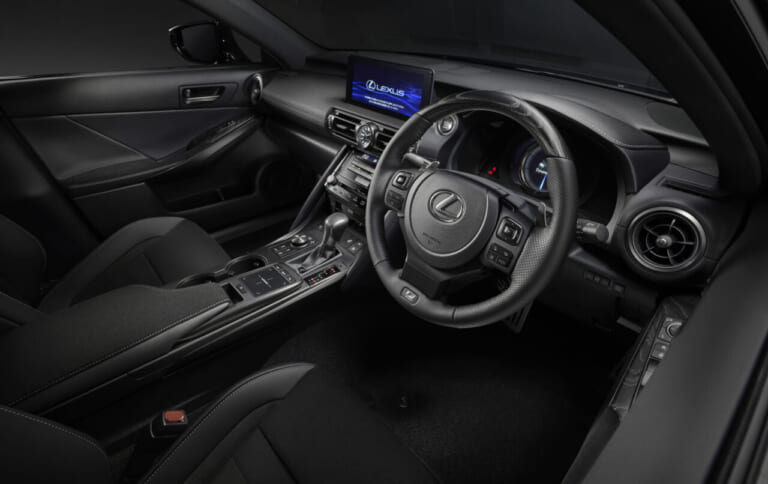 レクサスIS300 F SPORT Mode Black Ⅳ｜「人気グレード再び!」レクサスISを漆黒に染め上げた特別仕様車「ModeBlack Ⅳ」発売