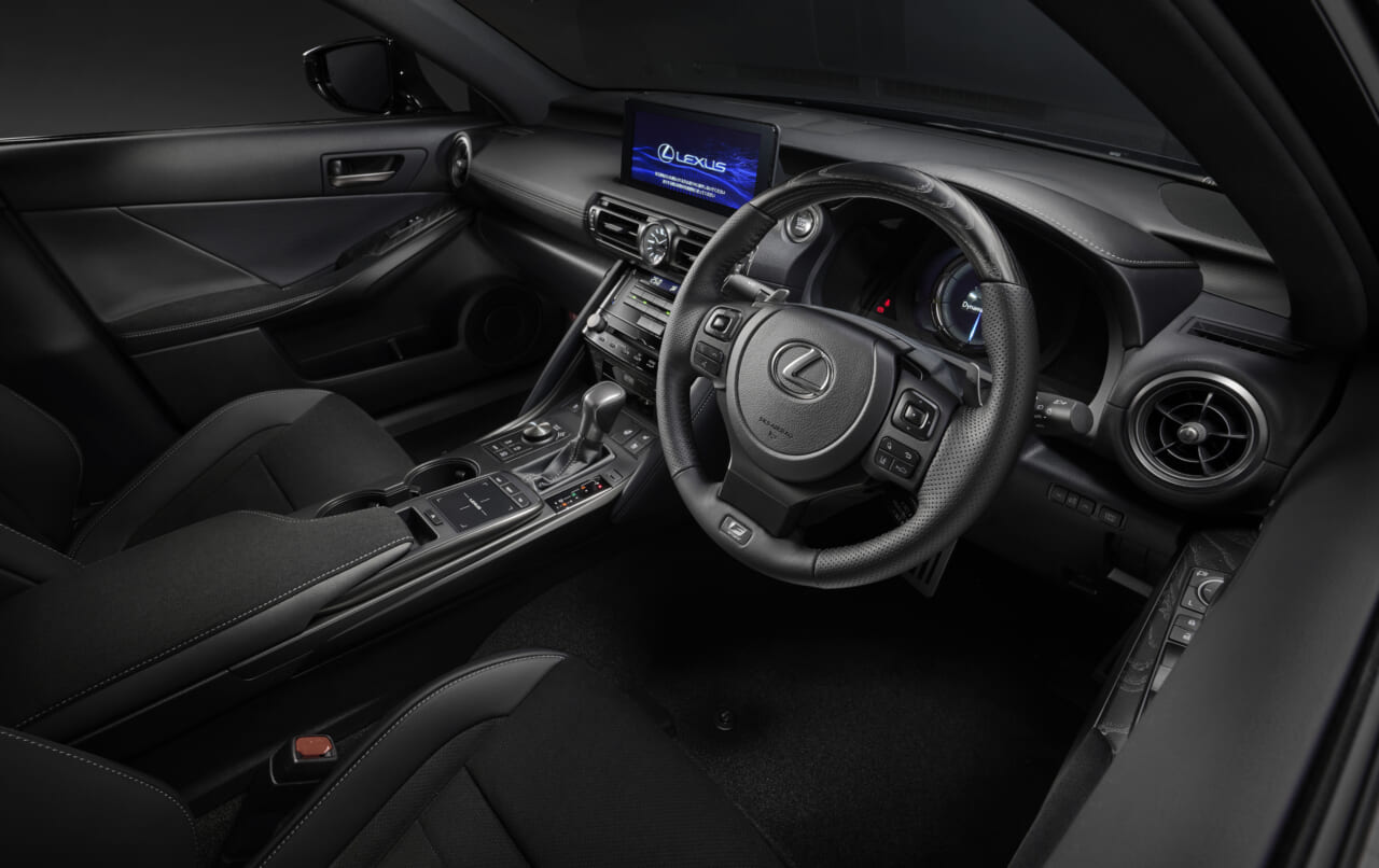 レクサスIS300 F SPORT Mode Black Ⅳ｜「人気グレード再び!」レクサスISを漆黒に染め上げた特別仕様車「ModeBlack Ⅳ」発売