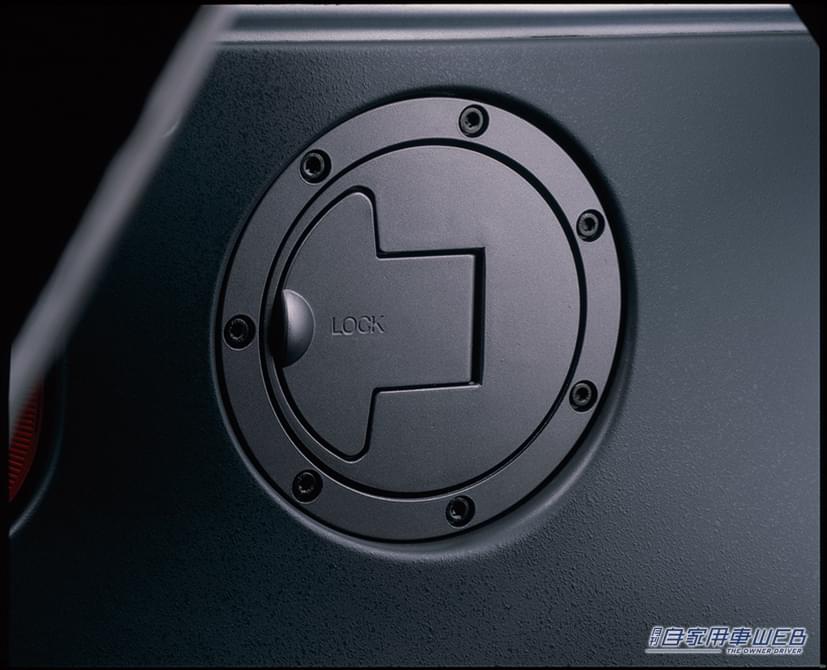 1997 いすゞ ビークロス|アルミダイキャスト製フューエルリッド|「時代がこのクルマに追いつけなかった⁉︎」独創の造形美を放つ最強のスペシャリティ4WD