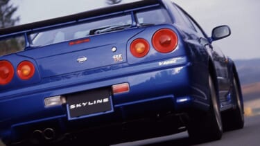 「好きだけど高すぎ」「持っとけばよかった」ニッサンR34スカイラインGT-R【120回ローンを組んででも買いたい名車】
