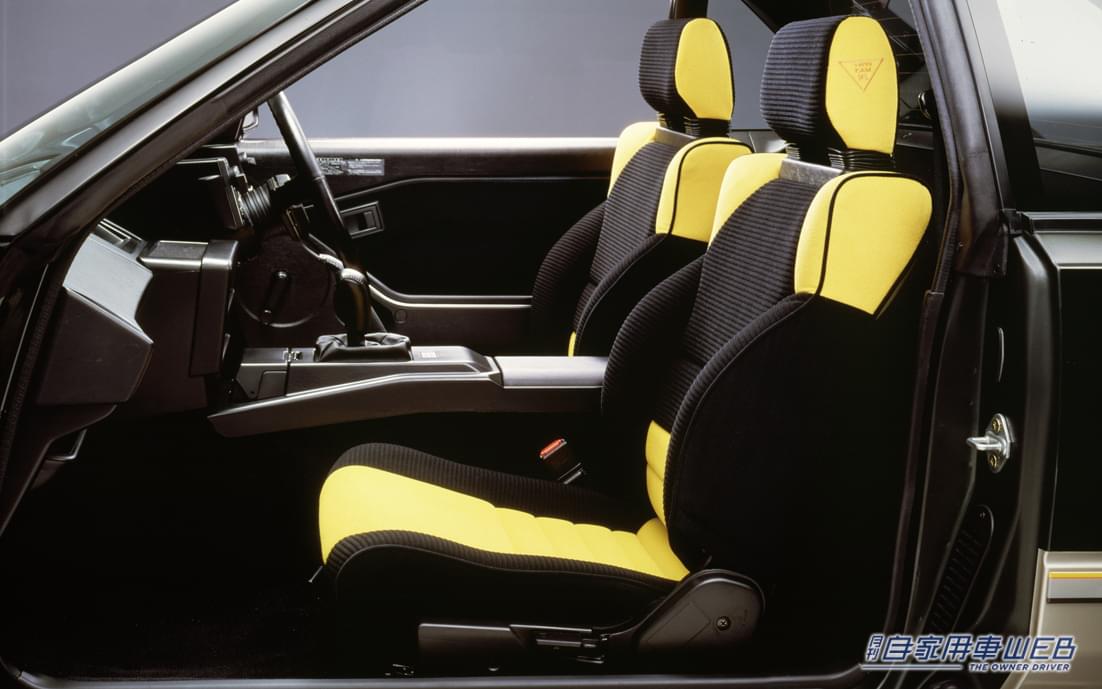 |「ミッドシップで過給器付き、それでいてリーズナブル」「若者が飛びついたのは当然」TOYOTA MR2(AW10/11)【カー・オブ・ザ・イヤー獲得は伊達じゃない】