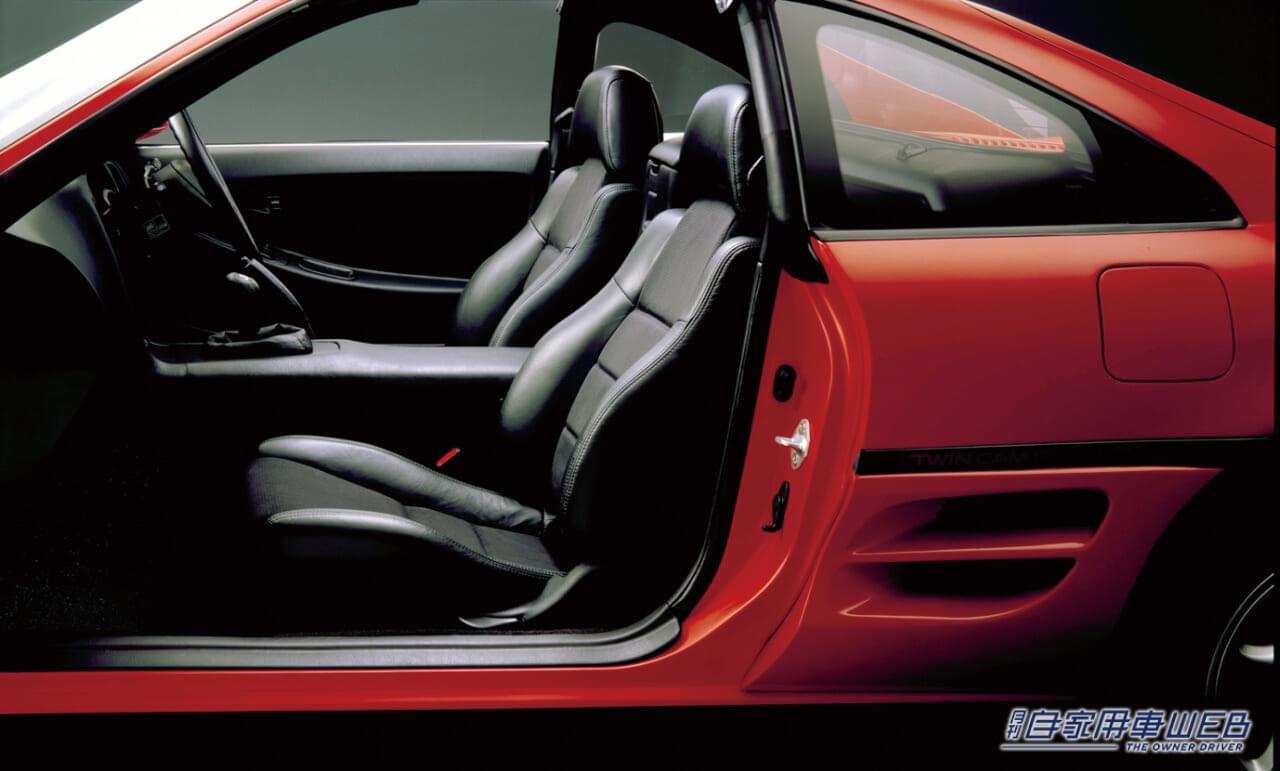 |「ミッドシップで過給器付き、それでいてリーズナブル」「若者が飛びついたのは当然」TOYOTA MR2(AW10/11)【カー・オブ・ザ・イヤー獲得は伊達じゃない】