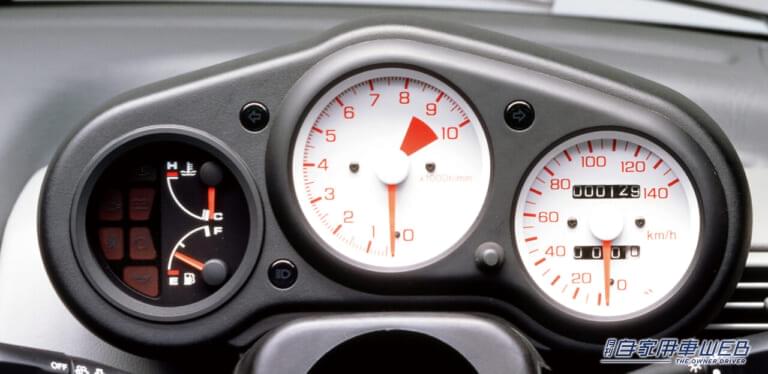 ホンダ ビート|実用性を無視して⁉︎軽自動車の限界に挑戦!「走る楽しさ」を極限まで追求したミッドシップ・オープンスポーツ