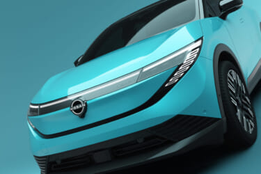クロスオーバーになった「新型リーフ」は、2025年度半ばにデビュー! 日産自動車、最新投入計画を公開