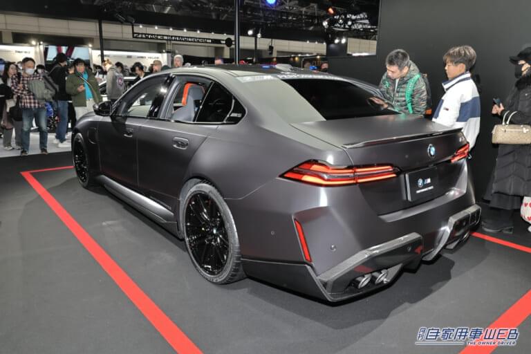BMW M5セダン|エレガントなハイパフォーマンスセダンが純正パーツでキャラ豹変。ゴテゴテにならない絶妙さがイイ!「システム最高出力727PS/最大トルク1000Nmって、凄くない?」