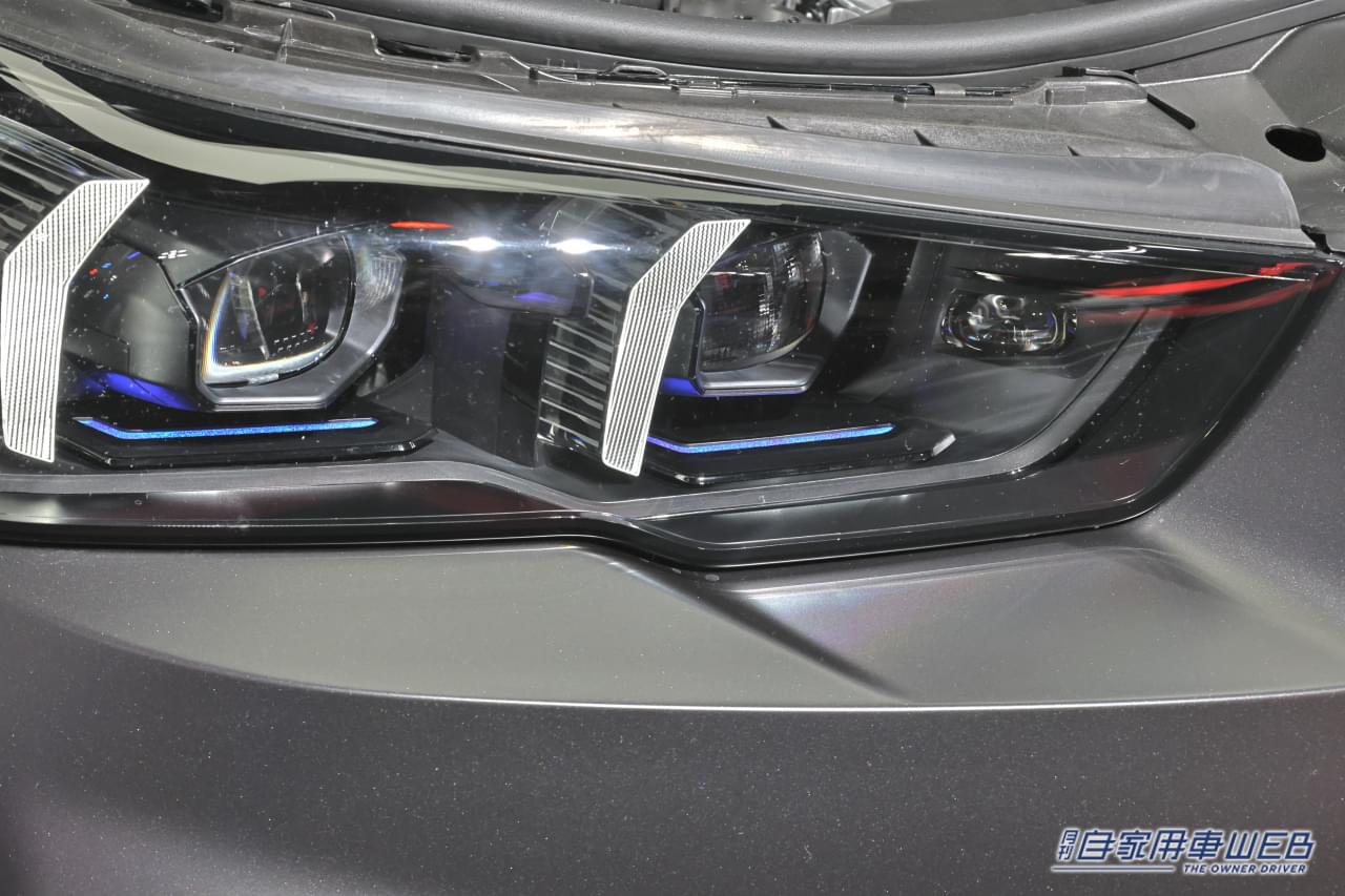 |エレガントなハイパフォーマンスセダンが純正パーツでキャラ豹変。ゴテゴテにならない絶妙さがイイ!「システム最高出力727PS/最大トルク1000Nmって、凄くない?」