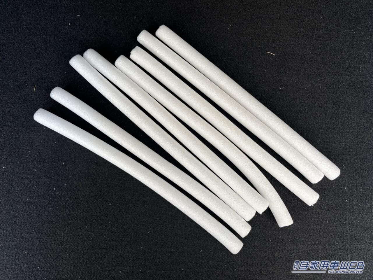 |「えぇーっ マジで凄いじゃん」後部座席のヘッドレストを利用して…一発で悩みが解決。ちょっと感動したレベルの便利グッズ。