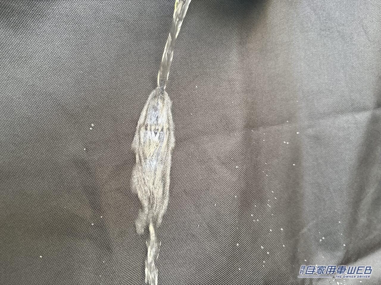 |「えぇーっ マジで凄いじゃん」後部座席のヘッドレストを利用して…一発で悩みが解決。ちょっと感動したレベルの便利グッズ。