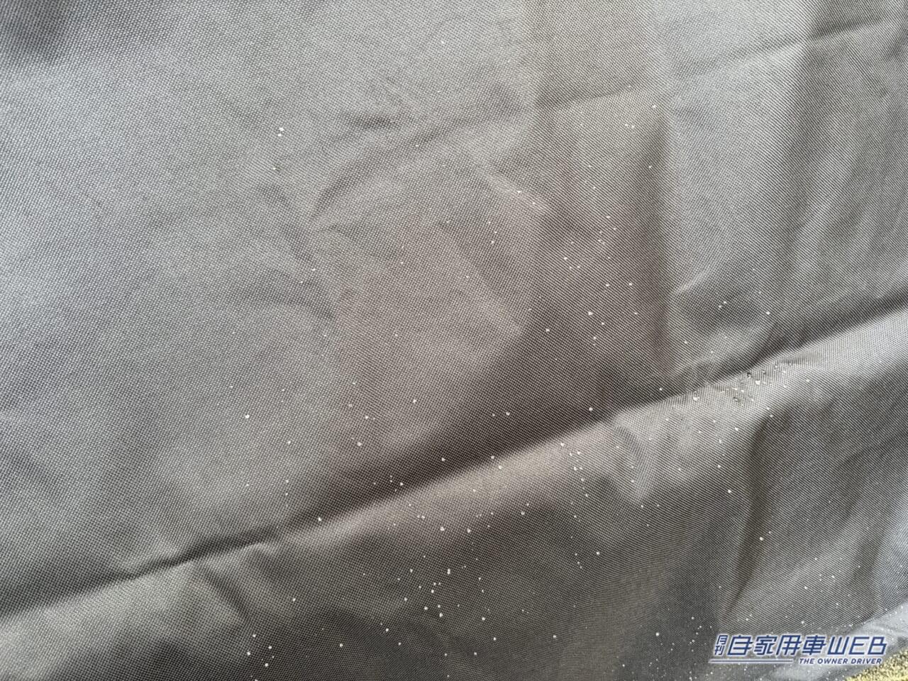 |「えぇーっ マジで凄いじゃん」後部座席のヘッドレストを利用して…一発で悩みが解決。ちょっと感動したレベルの便利グッズ。