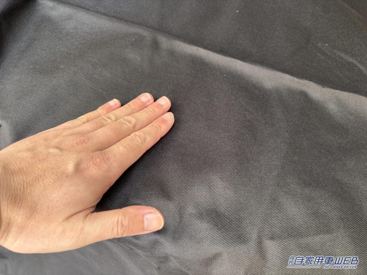 |「えぇーっ マジで凄いじゃん」後部座席のヘッドレストを利用して…一発で悩みが解決。ちょっと感動したレベルの便利グッズ。