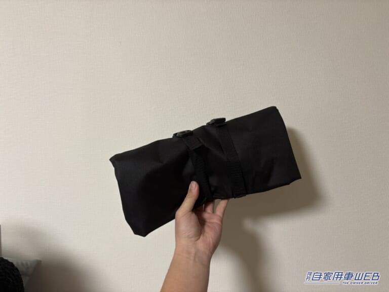 ナポレックス(Napolex) ラゲッジルームマット|「えぇーっ マジで凄いじゃん」後部座席のヘッドレストを利用して…一発で悩みが解決。ちょっと感動したレベルの便利グッズ。