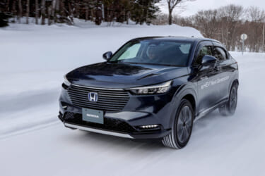 「今すぐ積んで、売ってほしい!」ホンダの次世代ハイブリッドの見どころを解説【小型用e:HEVヴェゼル&次期プレリュードを雪上試乗】